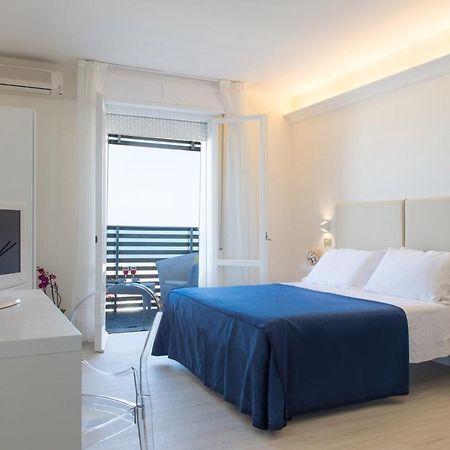 Hotel Kiss Cervia Exterior foto