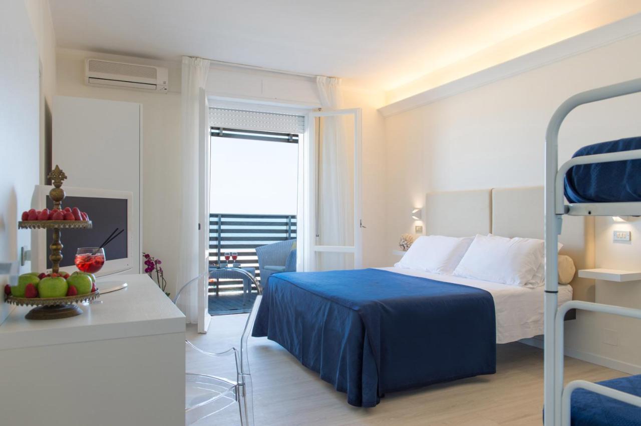Hotel Kiss Cervia Exterior foto