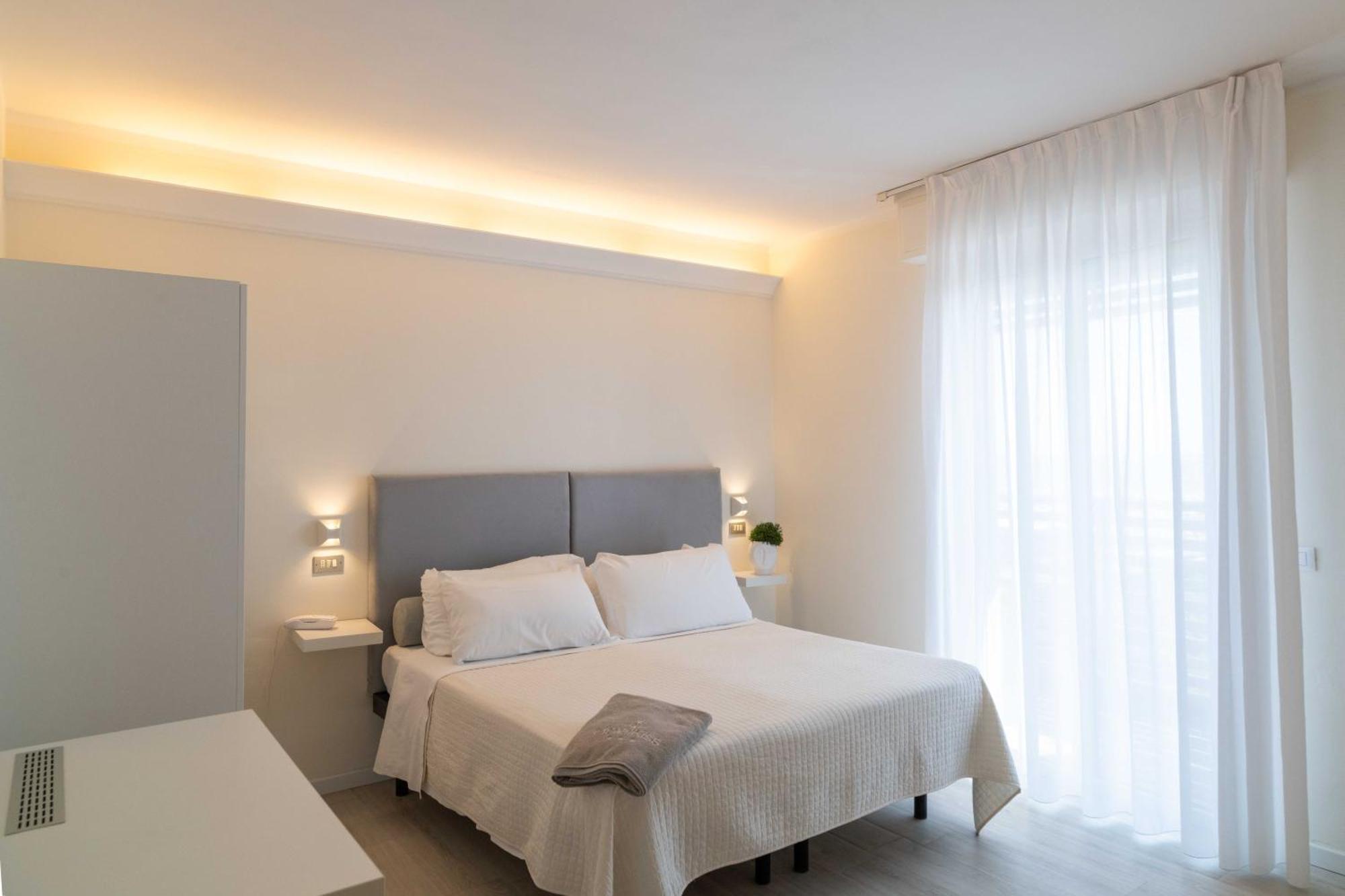 Hotel Kiss Cervia Exterior foto