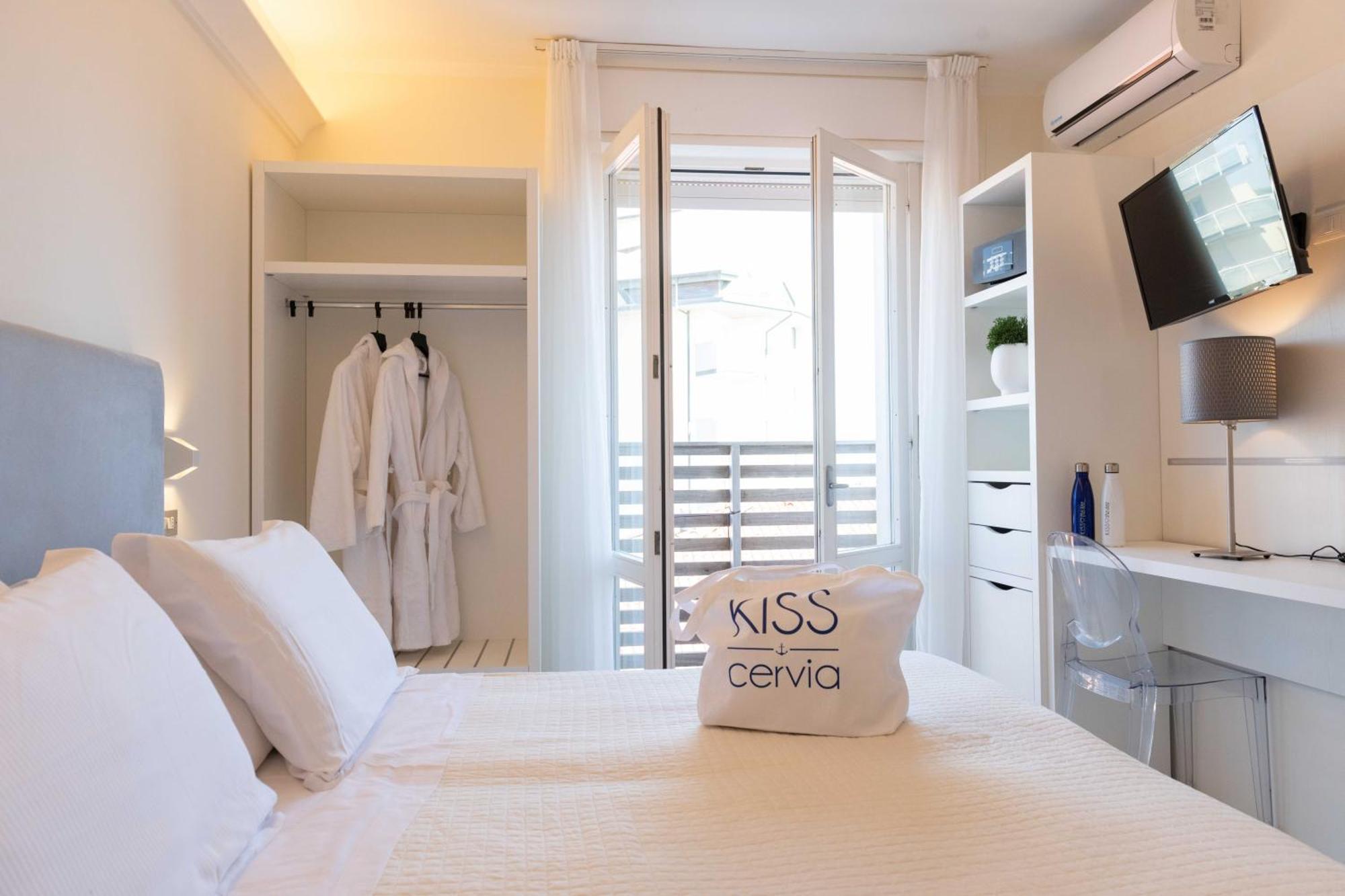 Hotel Kiss Cervia Exterior foto