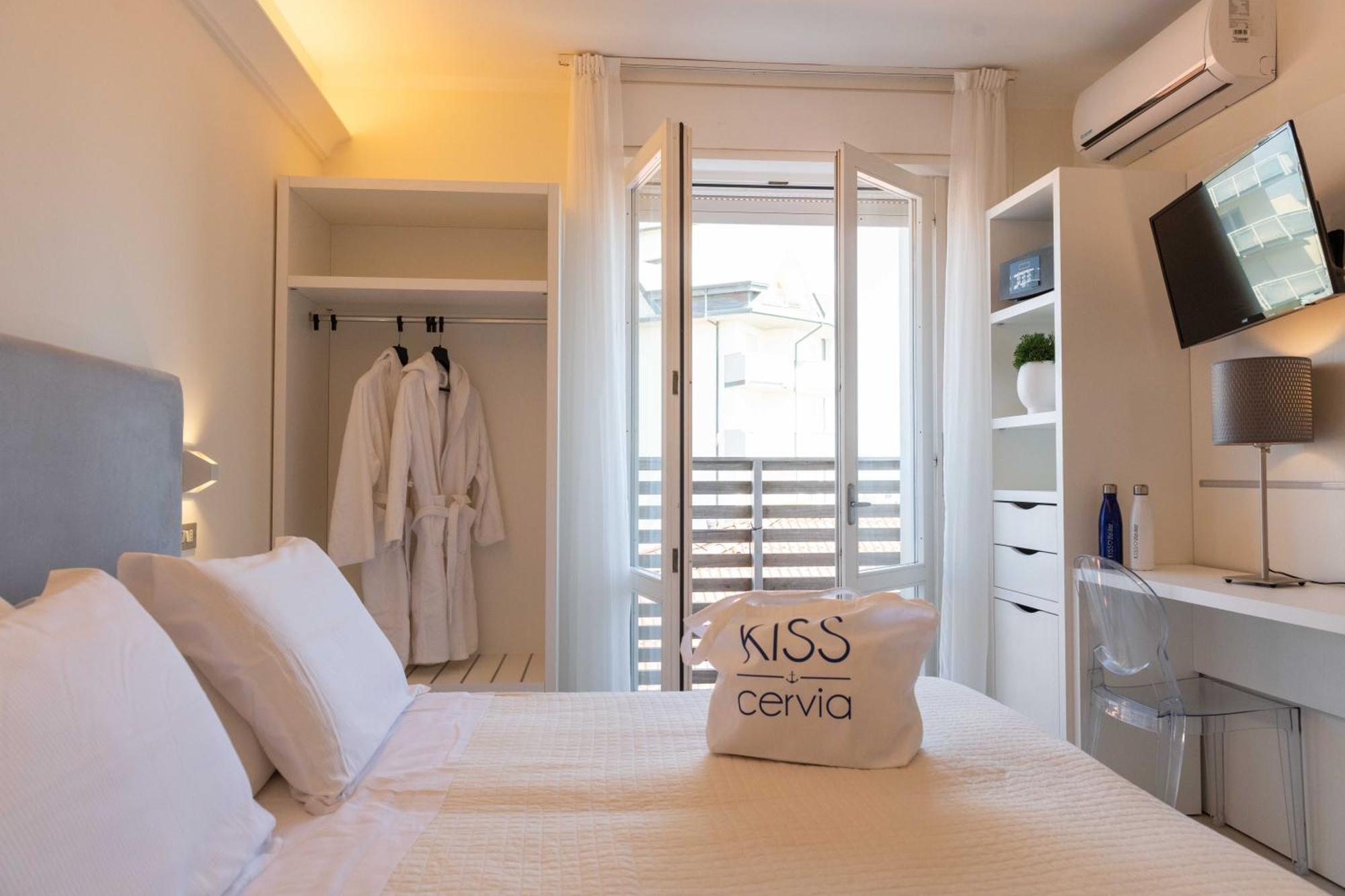 Hotel Kiss Cervia Exterior foto