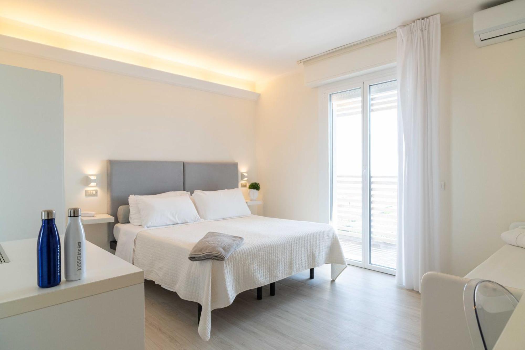 Hotel Kiss Cervia Exterior foto